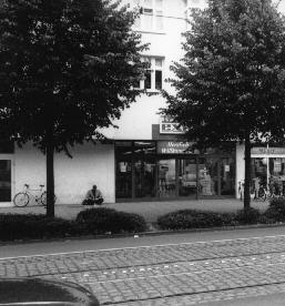 Bettler vor einem Verbrauchermarkt am Hulsberg in Bremen