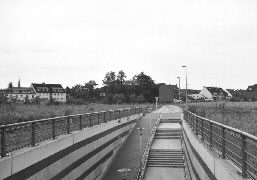 Brache am Hemelinger Tunnel, Blick auf Hemelinger Wohngebiet