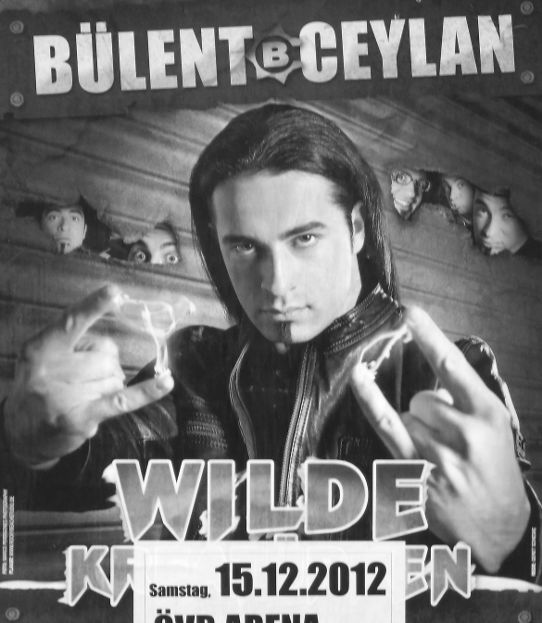 Werbeplakat für türkischstämmigen Kabarettisten