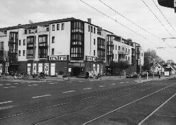  zehn Vogelnester unterschiedlicher Gr&ouml;&szlig;e in sieben B&auml;umen am Verbrauchermarkt Kulenkampffallee/ Ecke H.-H.-Meier-Allee in Bremen