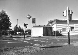 &Uuml;bergang mit Ampel