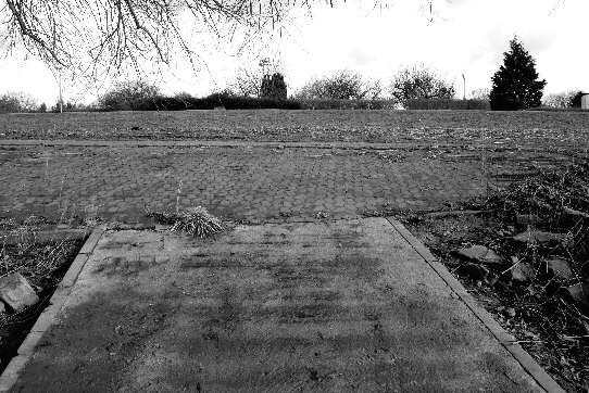 A view from the ramp to the riverwalk and the inner dike