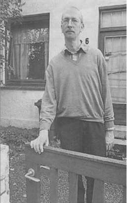 Jan Frey vor seinem H&auml;uschen