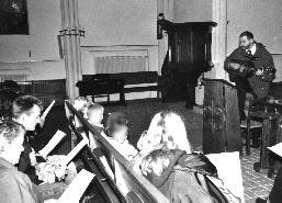Spielkreis-Andacht in der Kirche